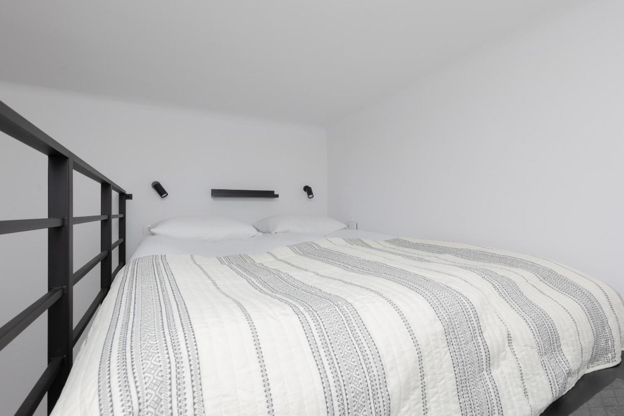 Aleja Wyzwolenia Studio with Mezzanine Warsaw Downtown by Noclegi Renters Ngoại thất bức ảnh